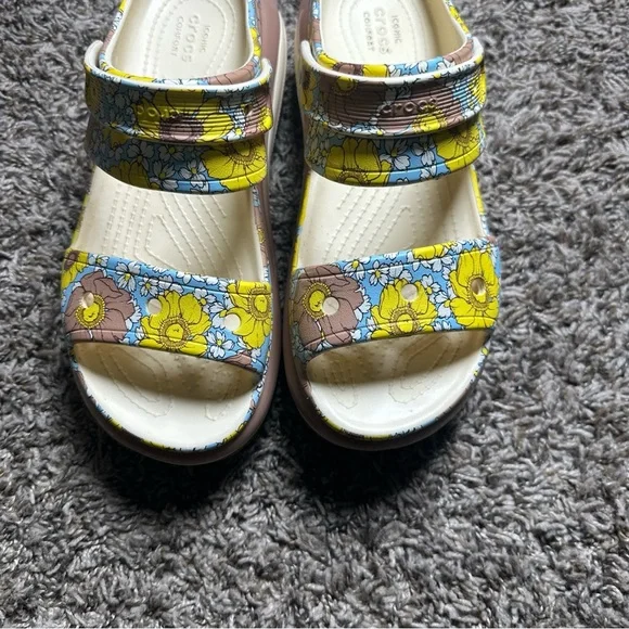 CROCS Mega Crush Retro Floral Sandals Vanilla Cork Size Men’s 8 Women’s 10 - Picture 8 of 12